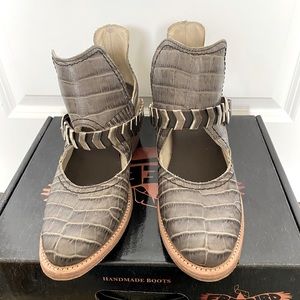 Freebird Blade size 7 - stone crocodile